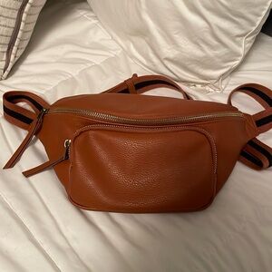 Universal Thread belt bag